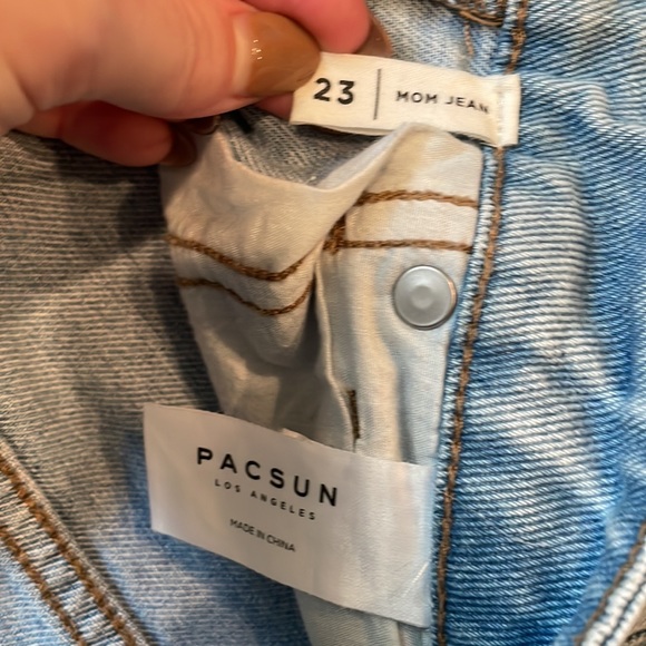 Pacsun Light Wash Mom Jean - Picture 3 of 4